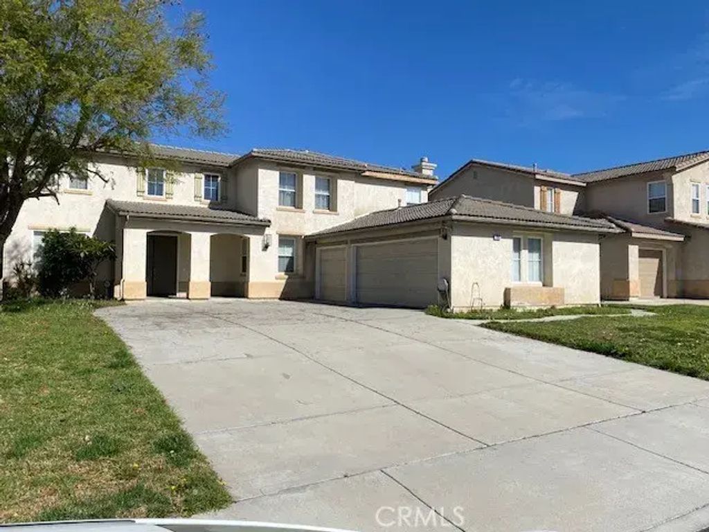 7018 Dove Valley, Eastvale