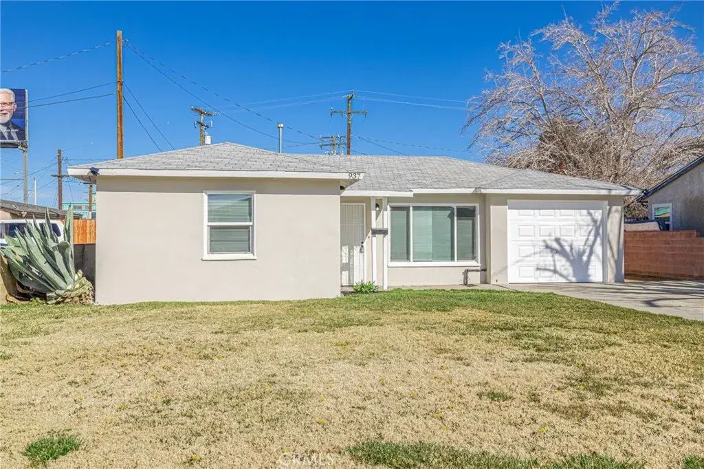 937 W Norberry, Lancaster