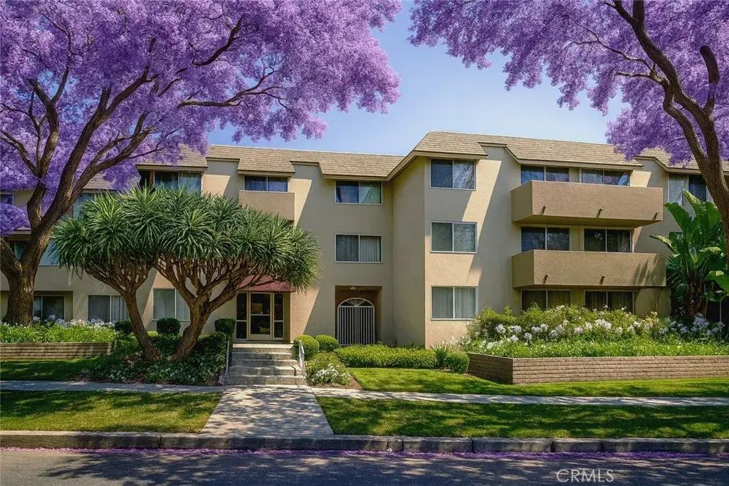 14141 Dickens 301, Sherman Oaks