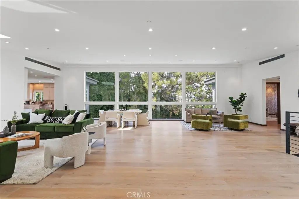 15641 Meadowgate, Encino