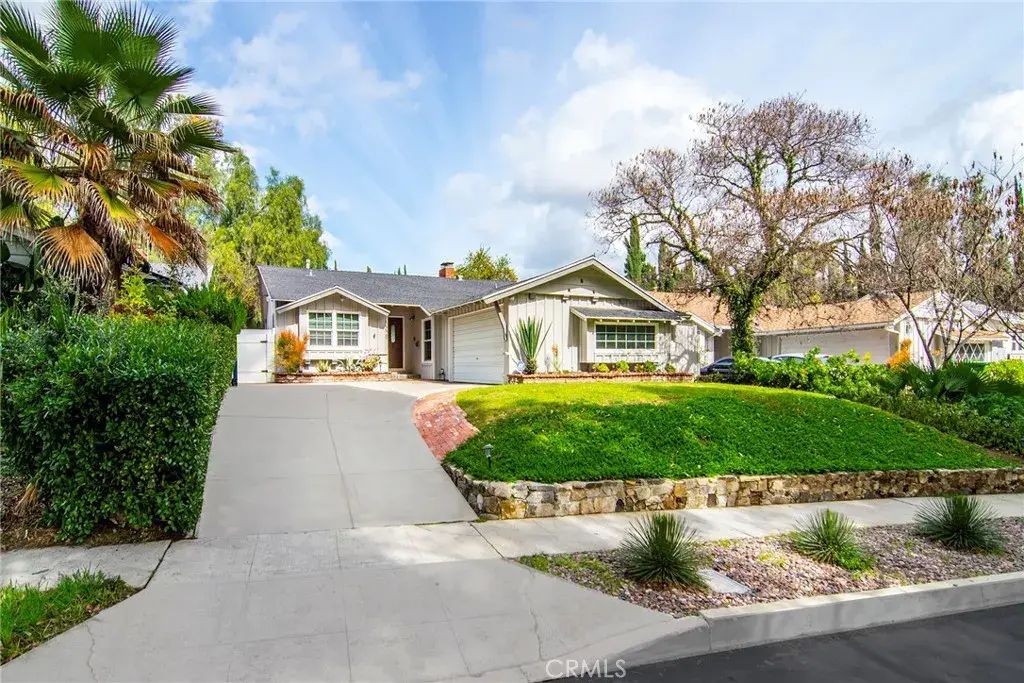 22029 Mulholland Way, Woodland Hills