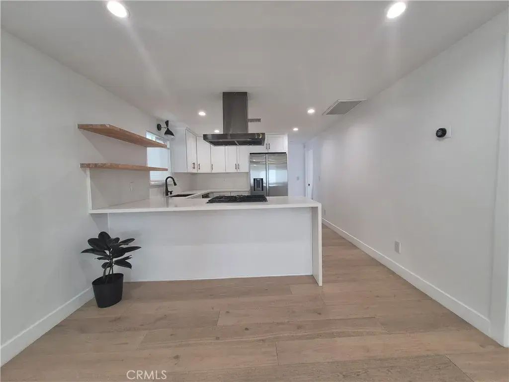 3439 Plata, Los Angeles