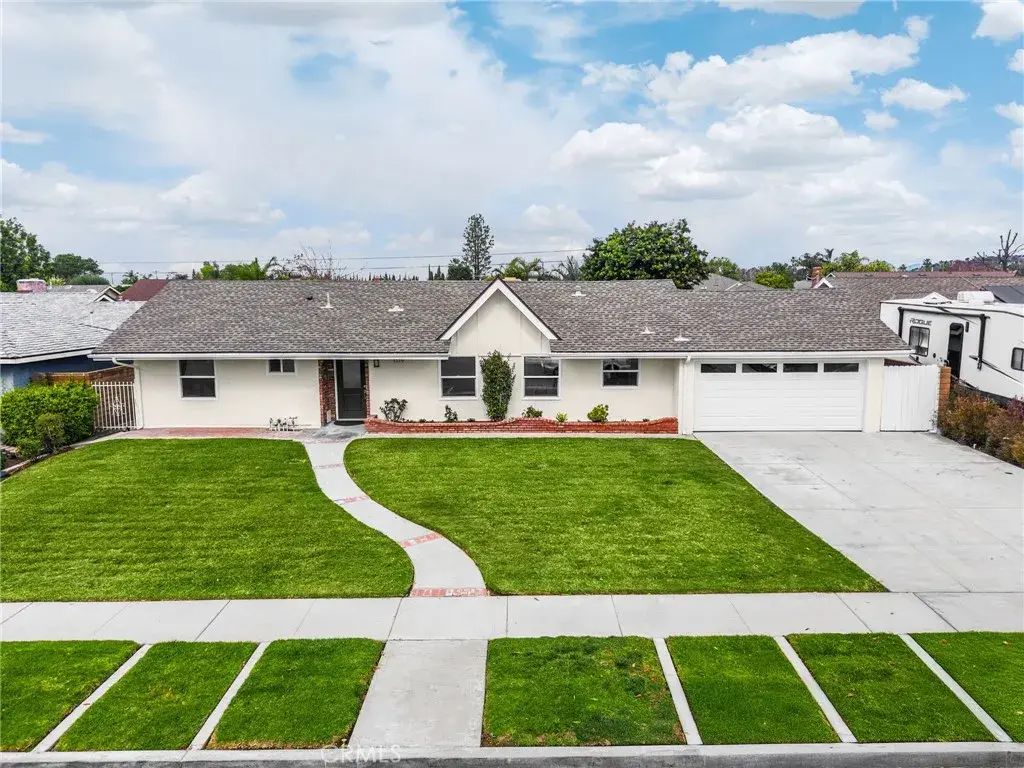1119 E Cumberland Road, Orange