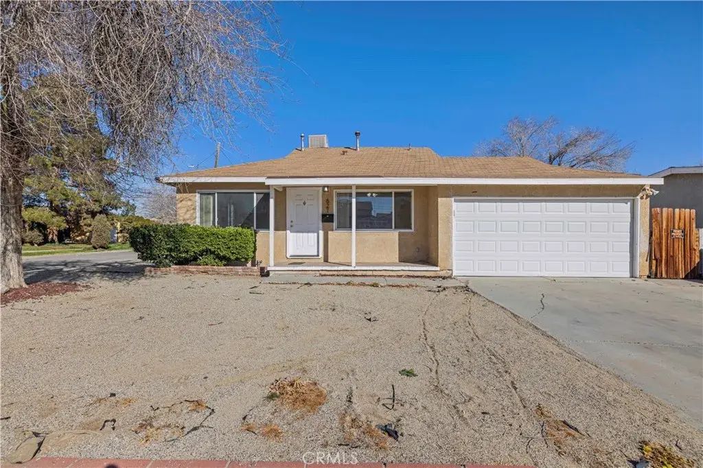 621 W Avenue H12, Lancaster