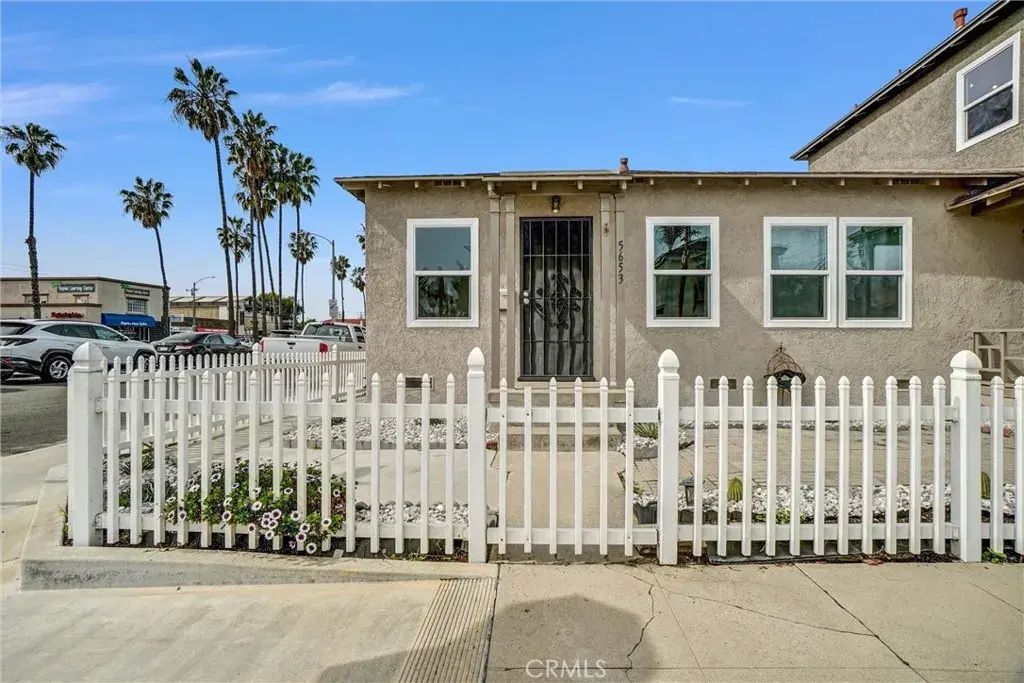 5653 E 2nd, Long Beach