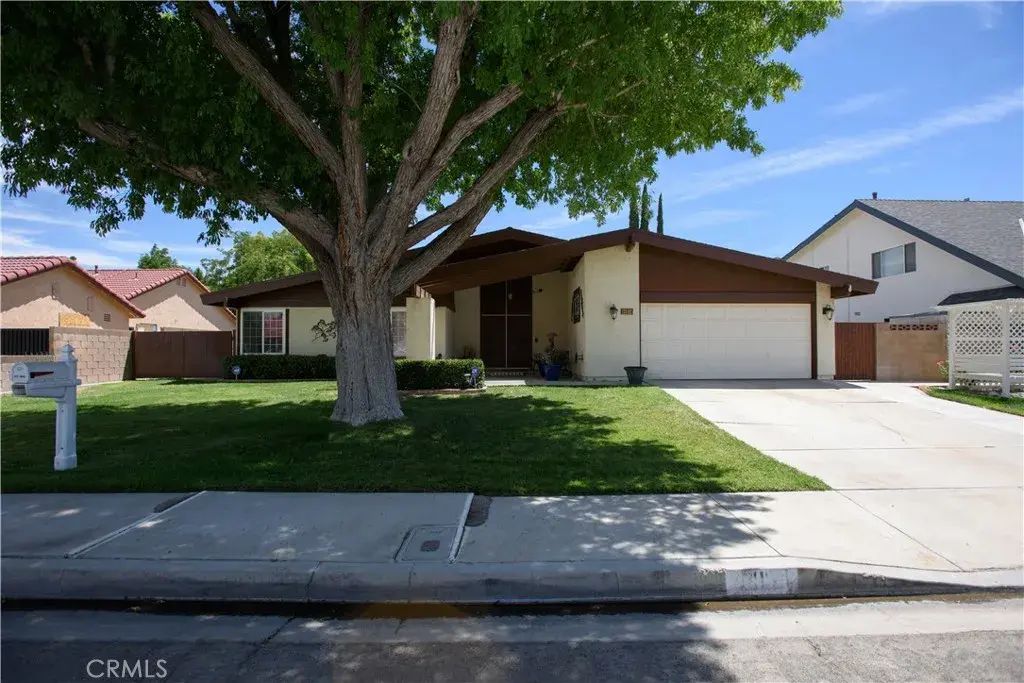 44154 Soft Ave, Lancaster