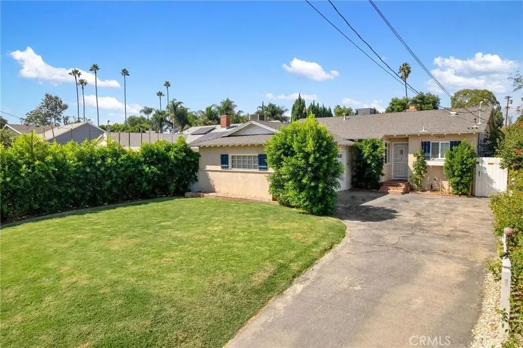 7459 Vanalden Ave, Reseda