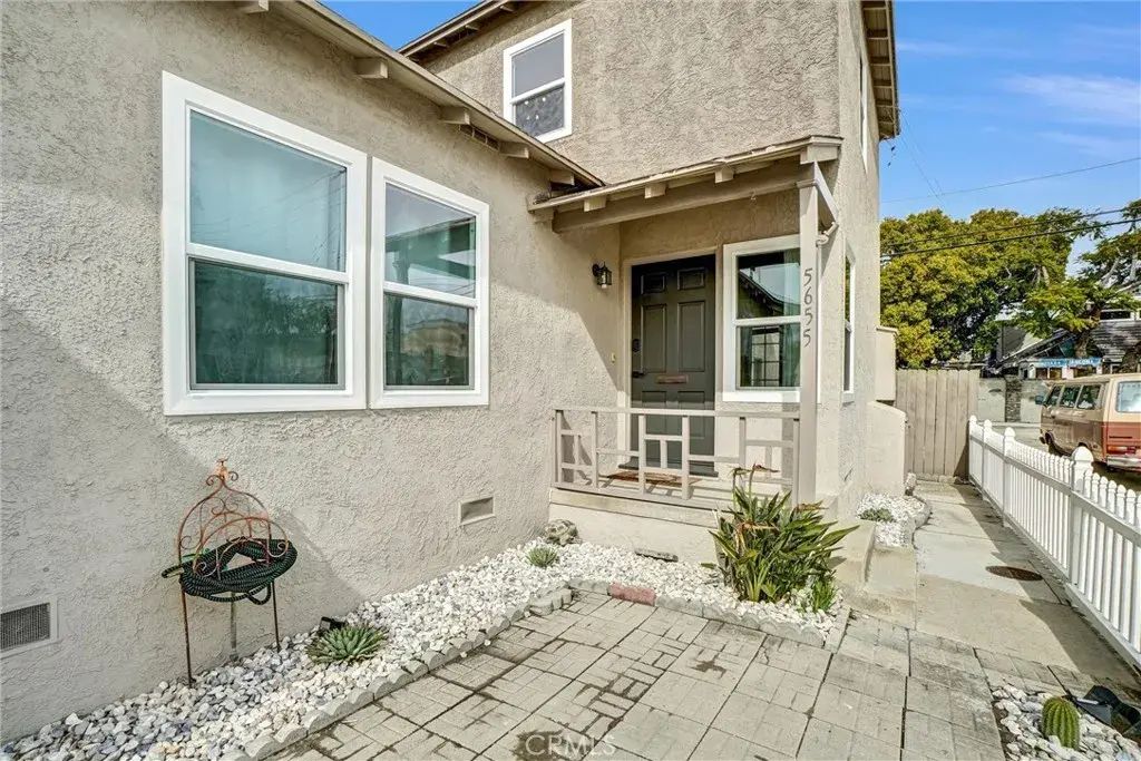 5655 E 2nd, Long Beach