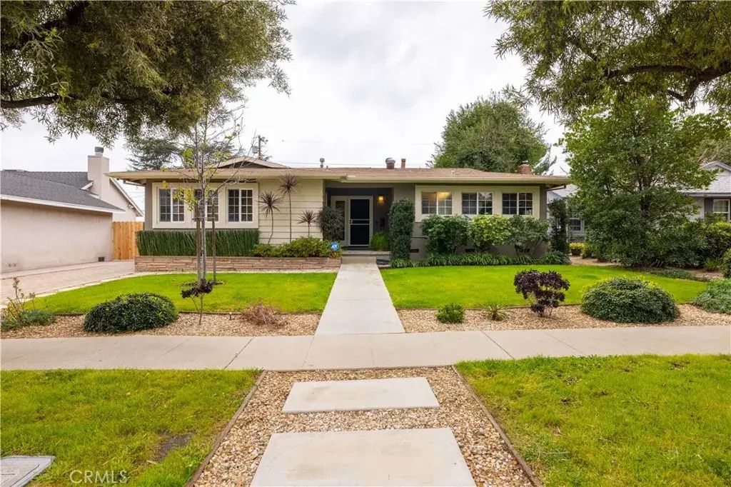17242 Ludlow, Granada Hills