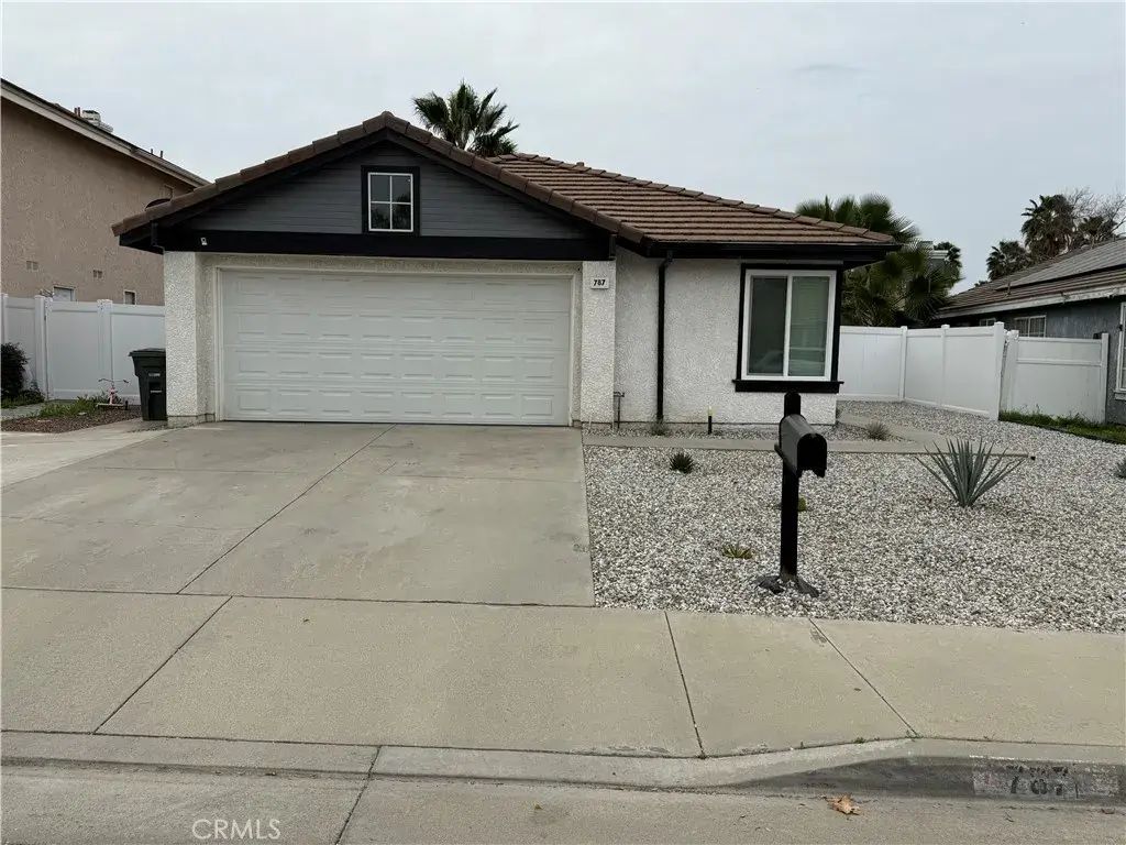 787 Juniper, Hemet