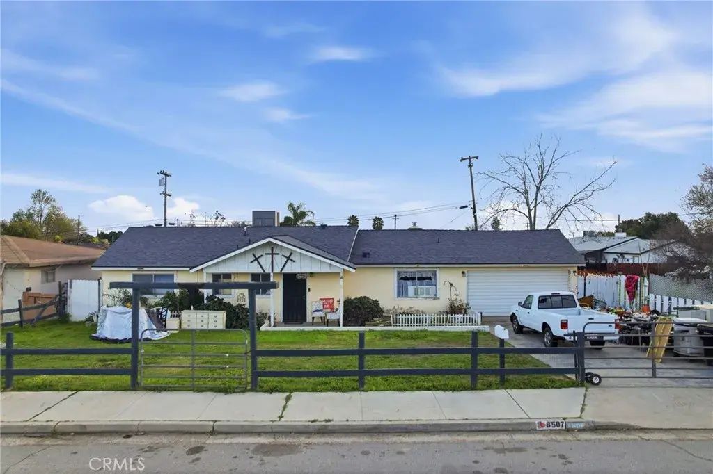 8507 Eucalyptus, Bakersfield