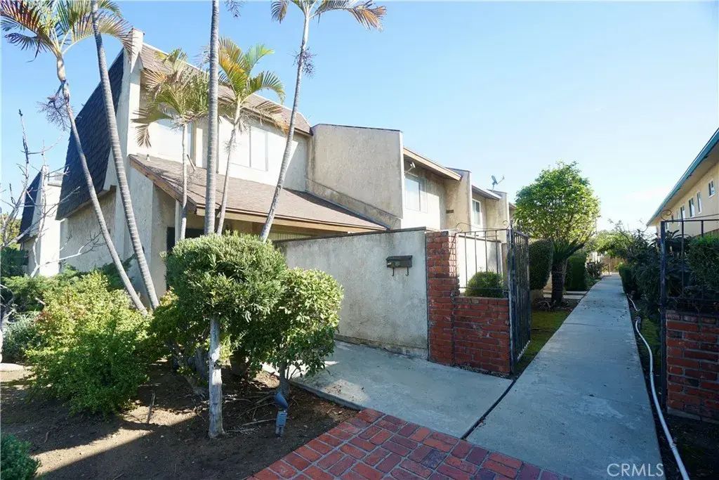 220 N Moore Avenue D, Monterey Park