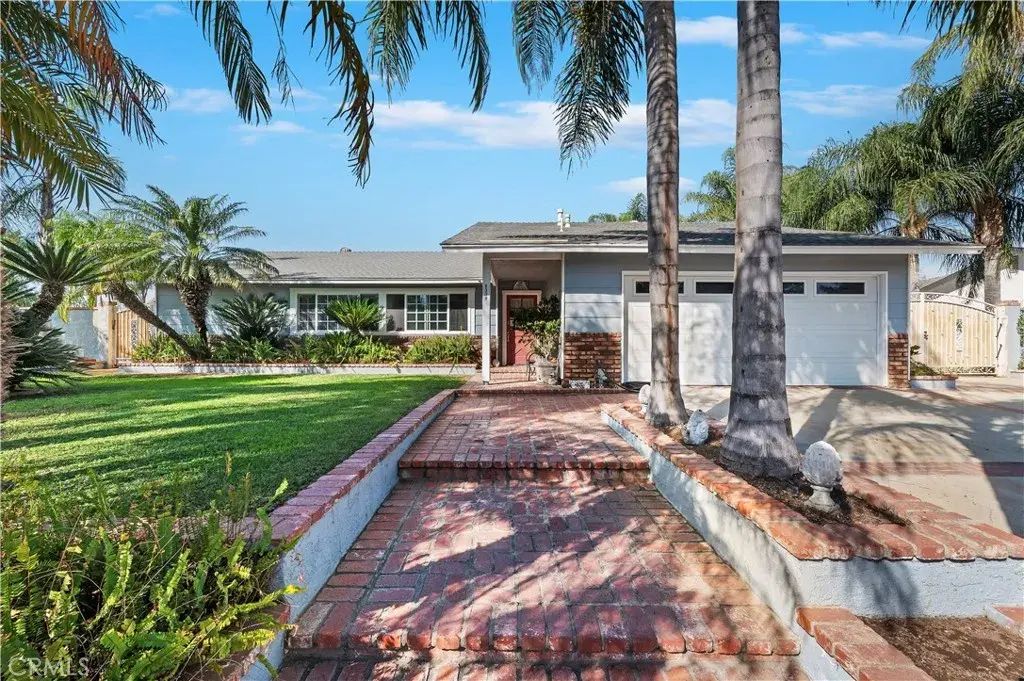 8310 Santiago, Jurupa Valley