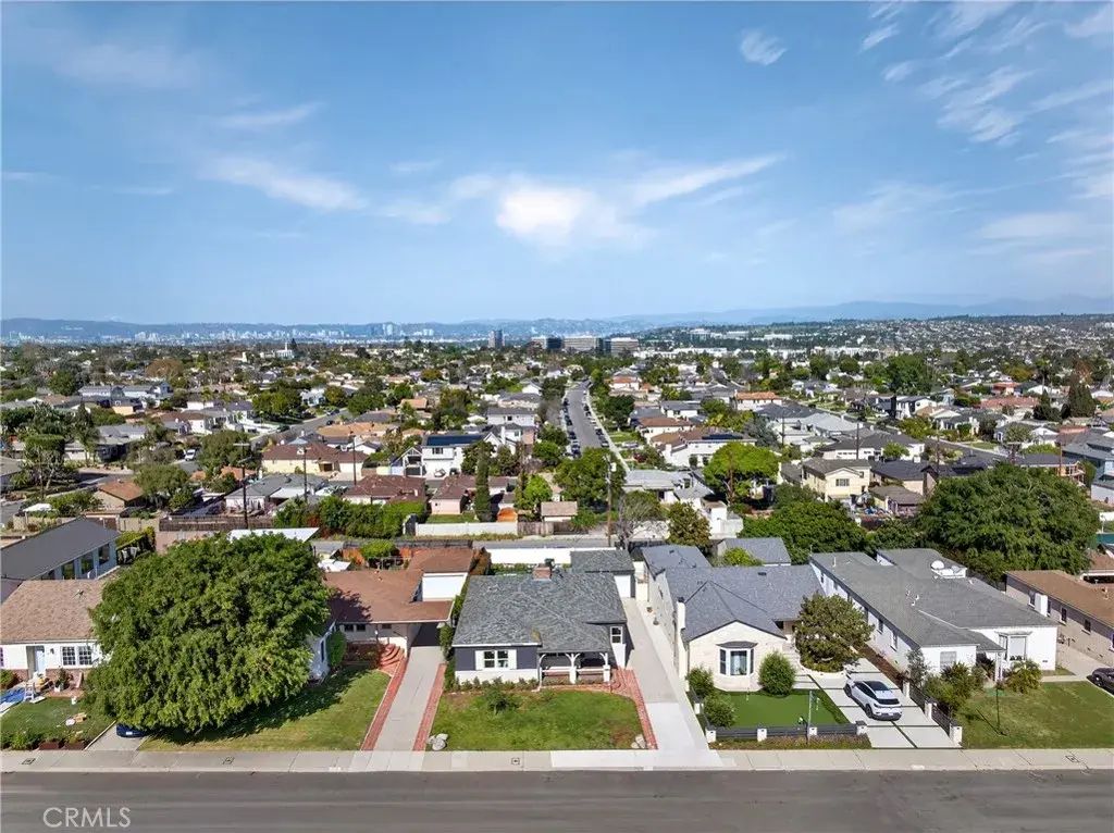 6133 W 83rd, Los Angeles