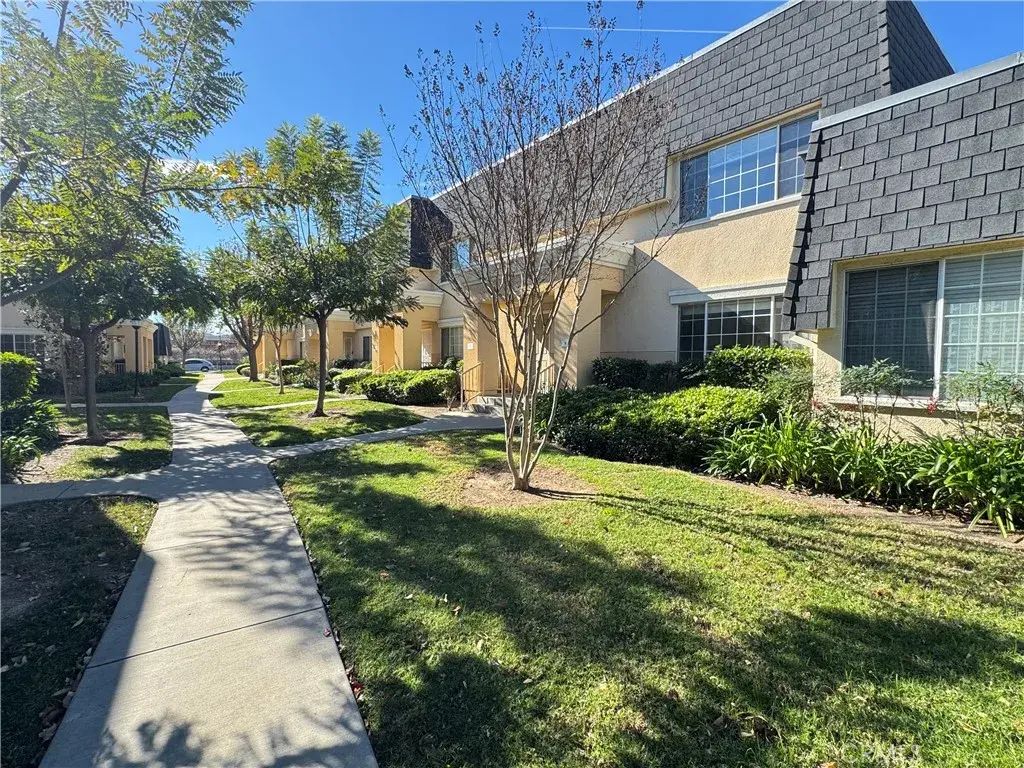 19216 Hamlin Street 8, Reseda