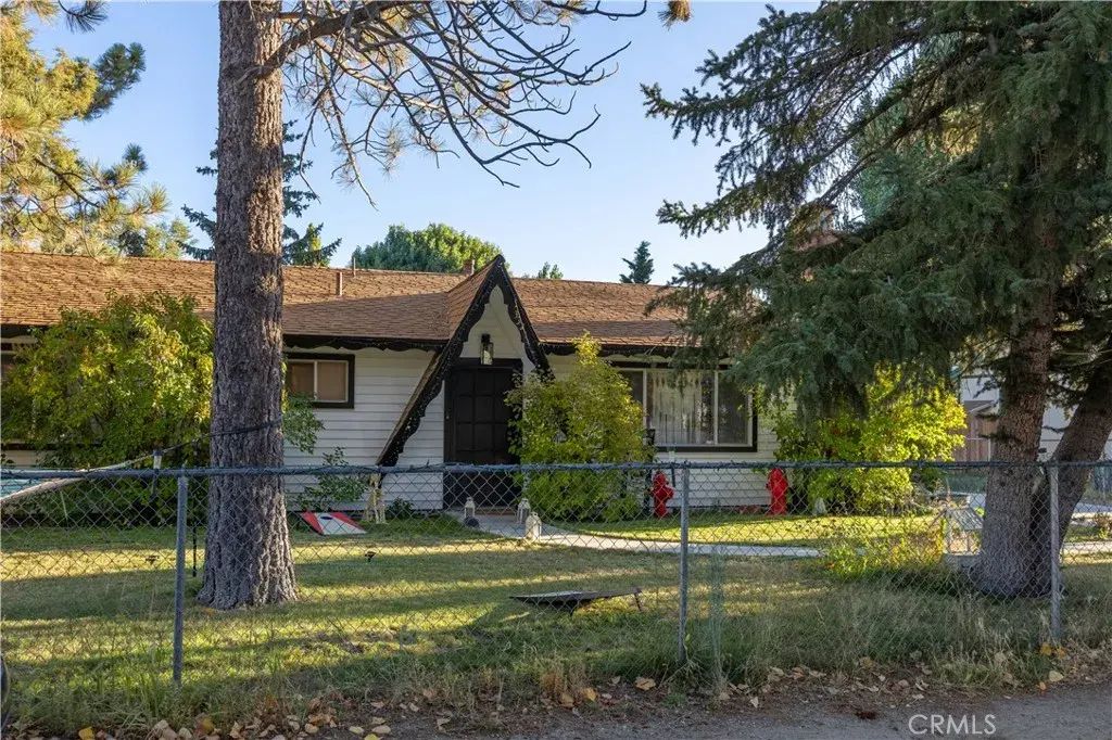 332 Grenfall Lane, Big Bear City