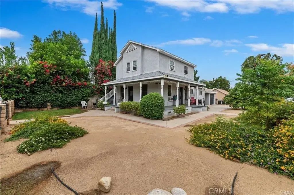 323 E Colton, Redlands