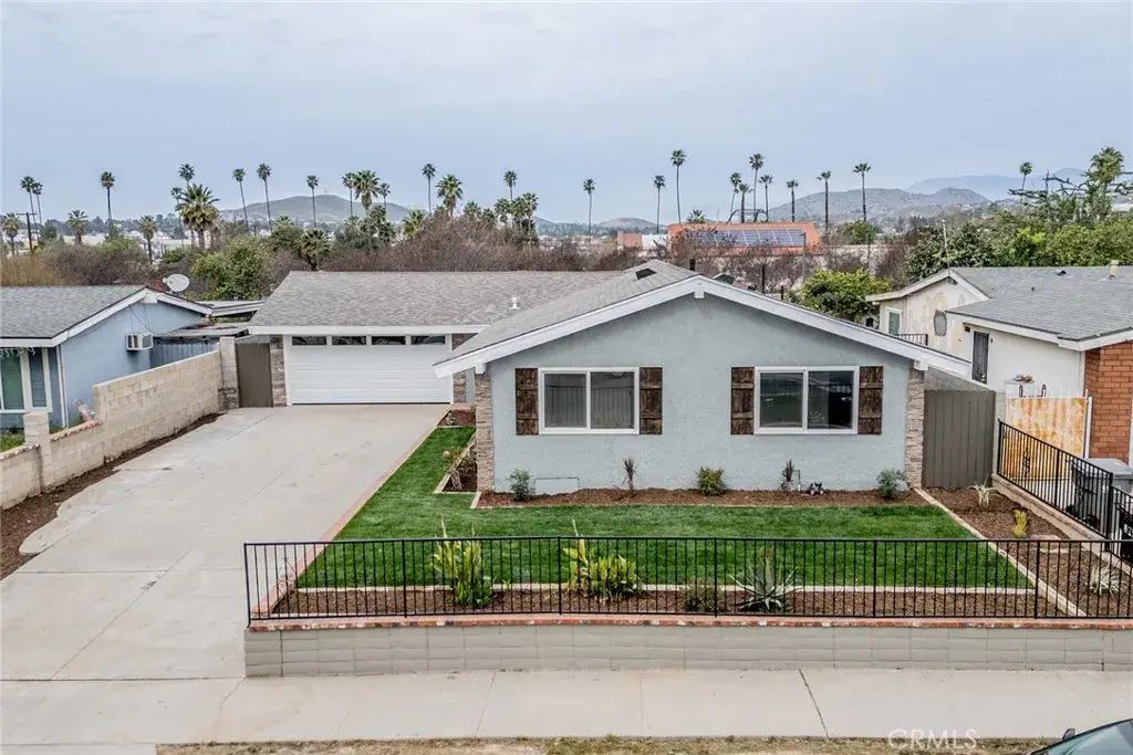 13163 Harlow, Corona