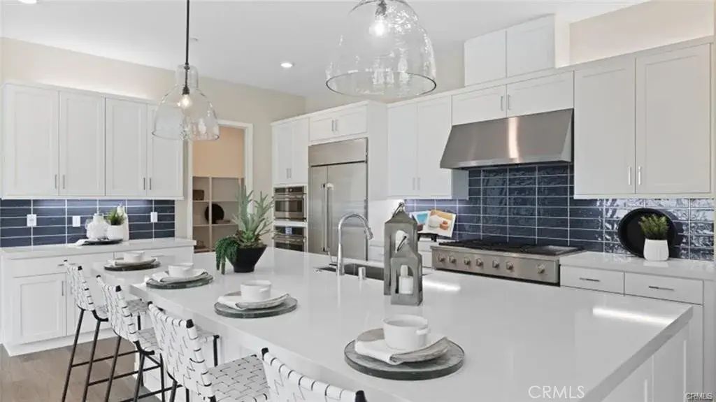 29610 Paseo Capilla, Valencia