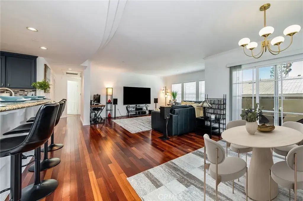 4832 Whitsett Avenue 305, Valley Village