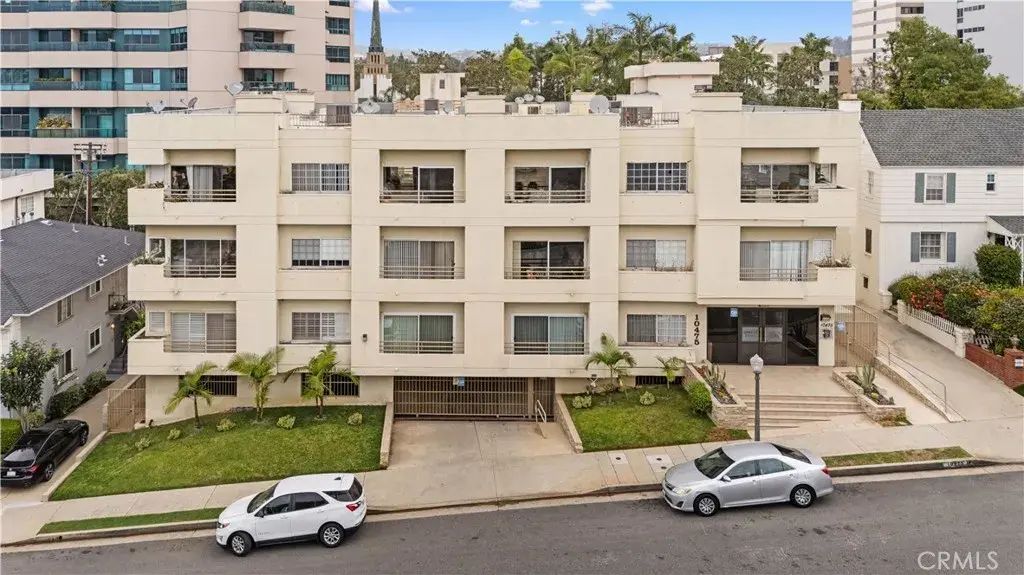 10475 Ashton Avenue Avenue 301, Los Angeles