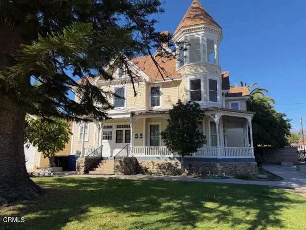933 E Santa Paula Street, Santa Paula