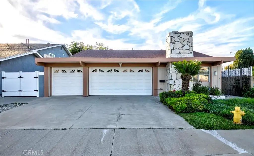 5267 Meadow Wood, Lakewood