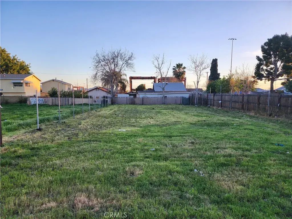 W 5th, San Bernardino