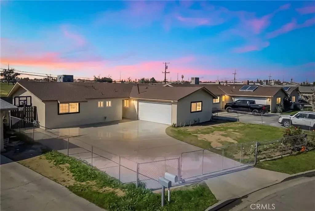 5817 Gary, Bakersfield