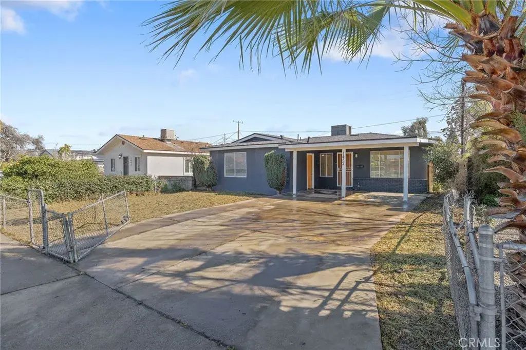 1432 N Locust Street, Visalia