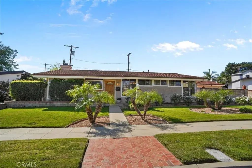 8347 Delco Avenue, Winnetka