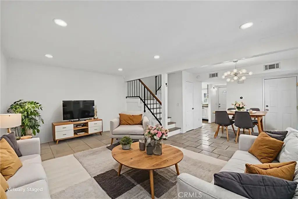 1223 Lenwood, Upland