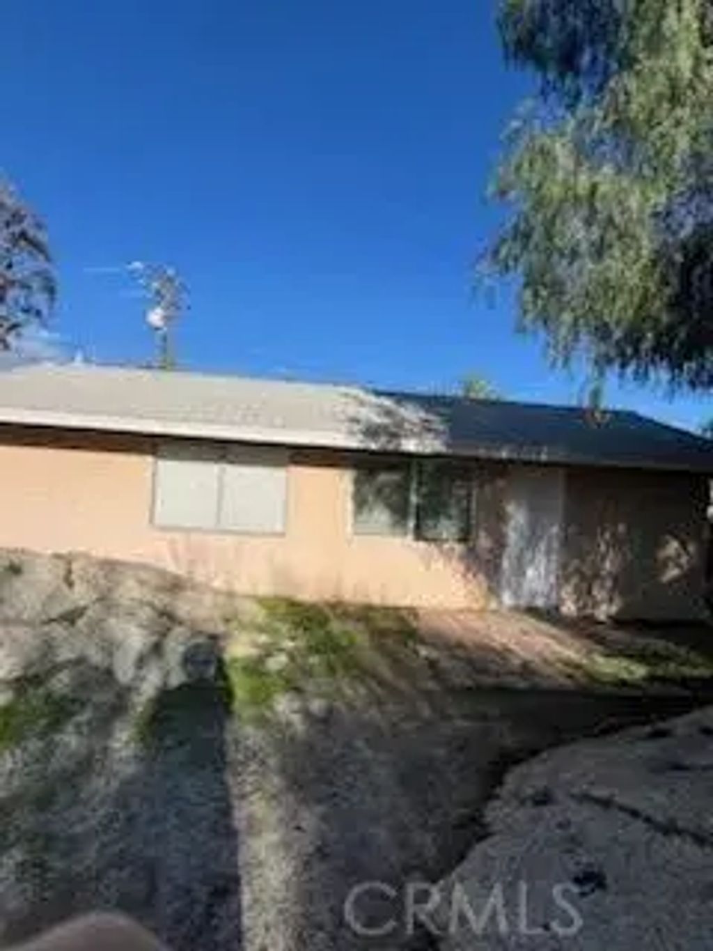 205 Navajo Road, Perris