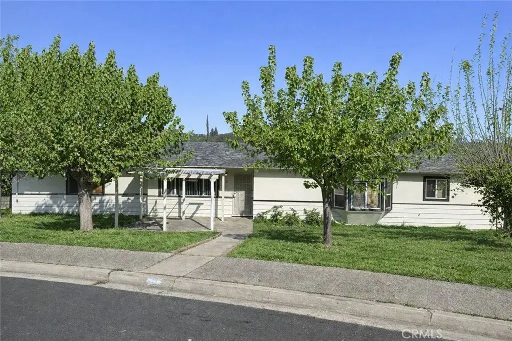 2 Linda, Oroville