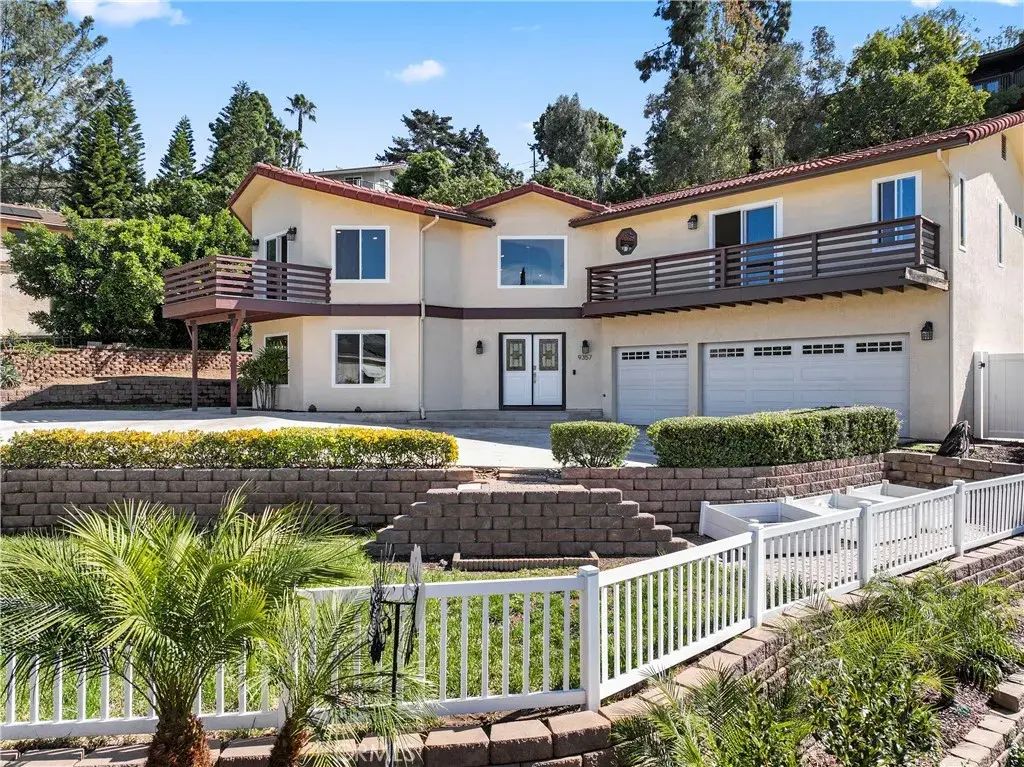 9357 Golondrina, La Mesa