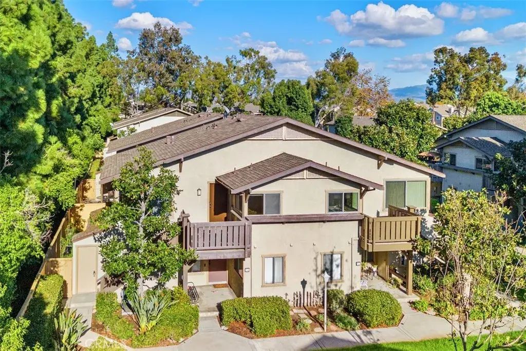 56 Windjammer 27, Irvine