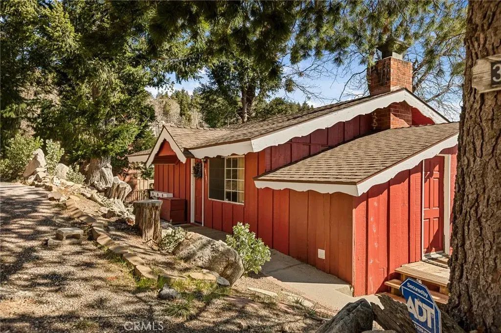 30509 Live Oak, Running Springs