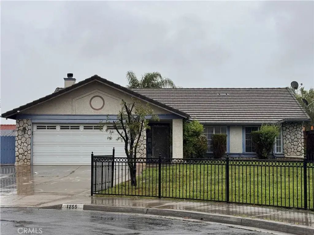 1255 Comiskey Court, Perris