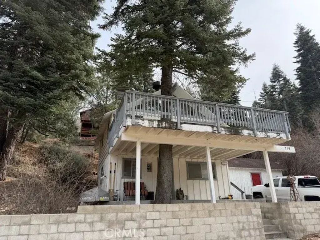 719 Ridge Way, Green Valley Lake