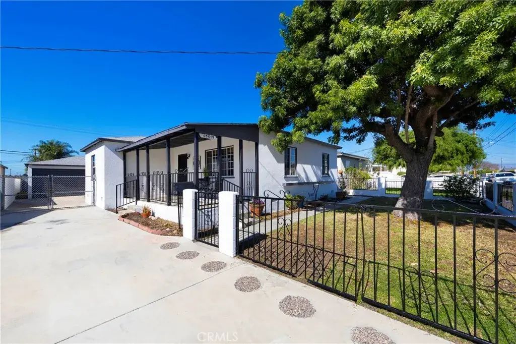 15613 Thornlake Avenue, Norwalk
