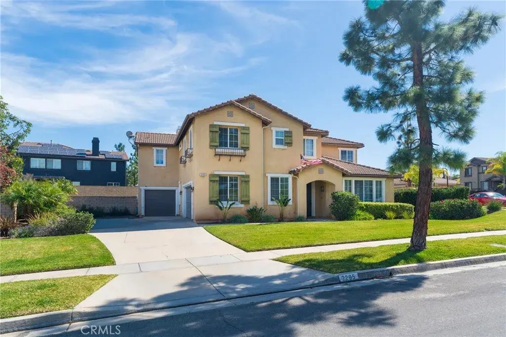 2295 Shanna Carle Drive, Corona
