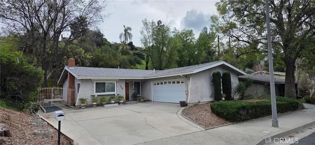 7254 Pomelo, West Hills