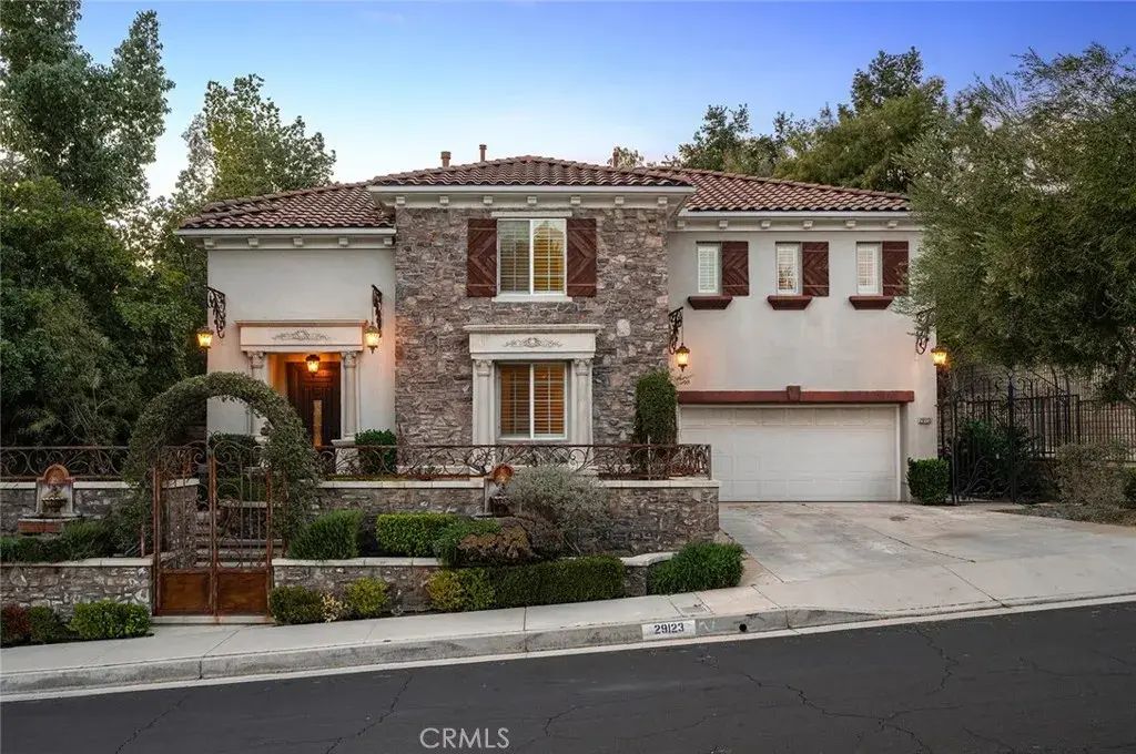 29123 Black Pine, Saugus