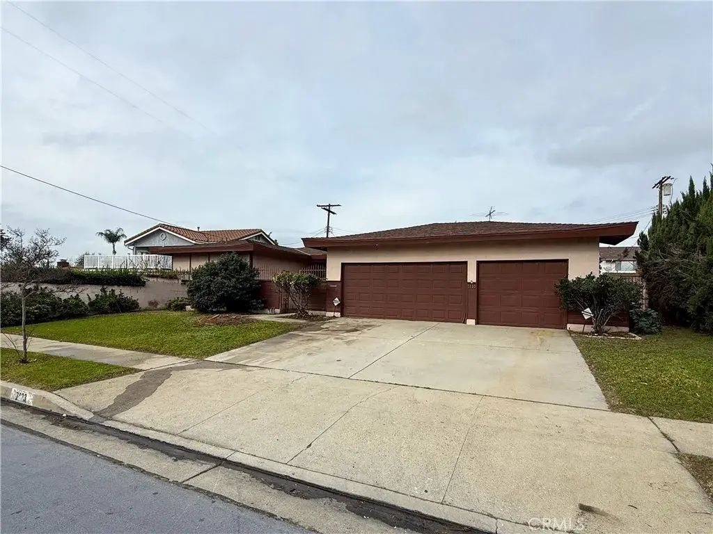 7633 Ampere, North Hollywood