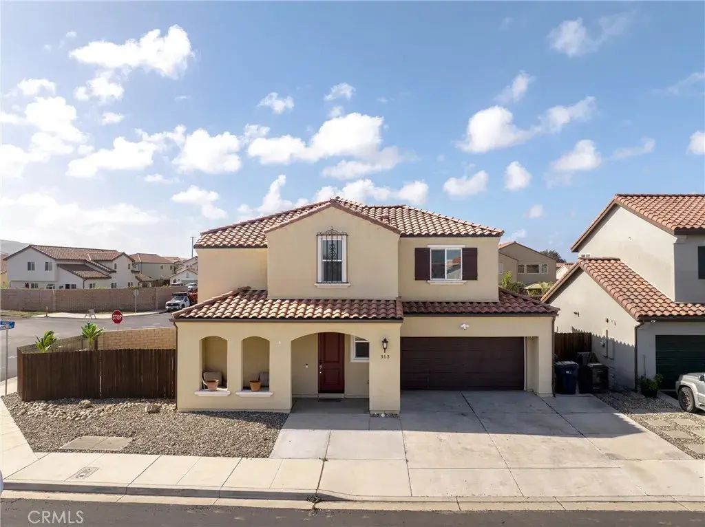 313 Ninos Drive, Guadalupe