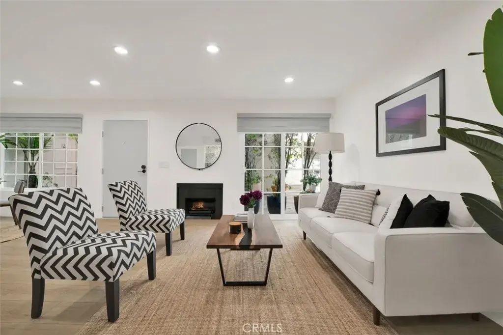 14727 Magnolia 126, Sherman Oaks
