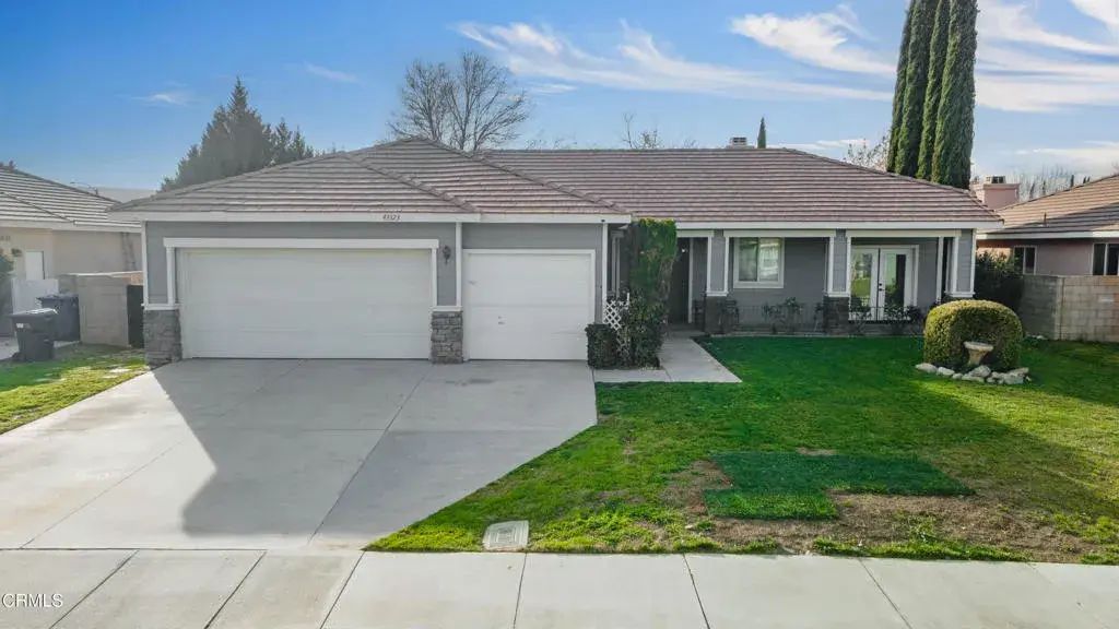 43323 Honeybee Lane, Lancaster