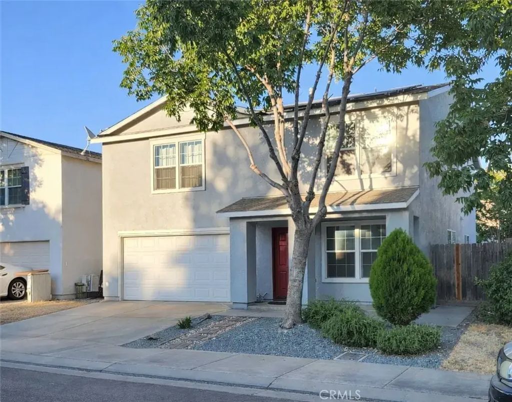 3758 Larkspur, Merced