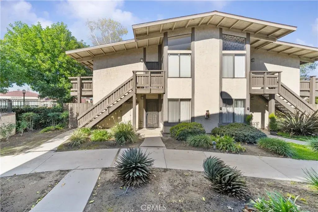1150 S Meadow 6, Colton