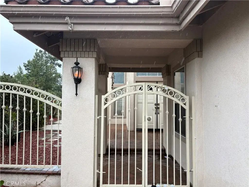 423 S Laureltree, Anaheim